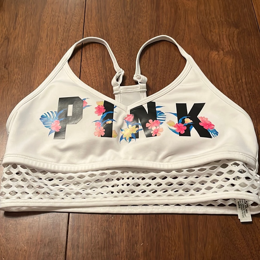 VS Pink Sports bra Size Medium